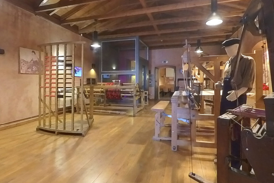 Mousio-texnis-metaxiou