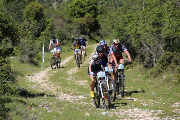 Hiking, mountain biking (on the Thilia bike track), mountain running; annual races
